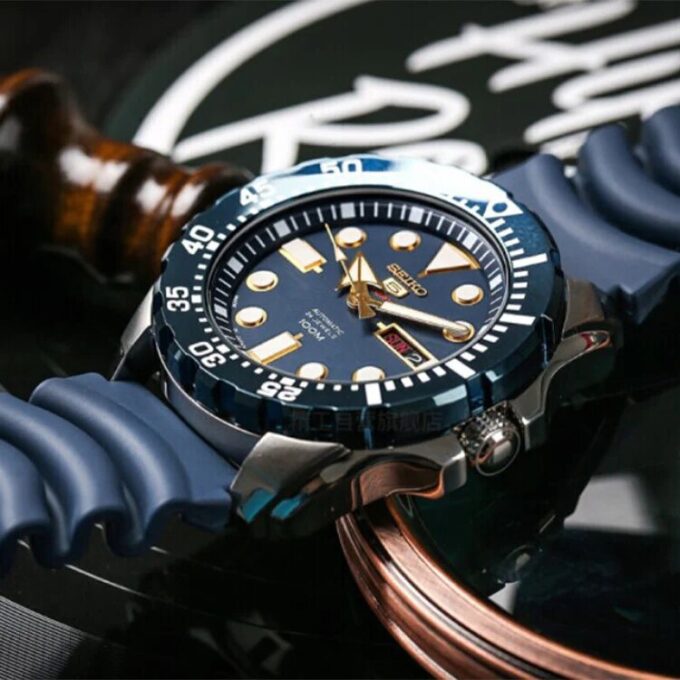 Orologio automatico da uomo resistente all’acqua con quadrante blu