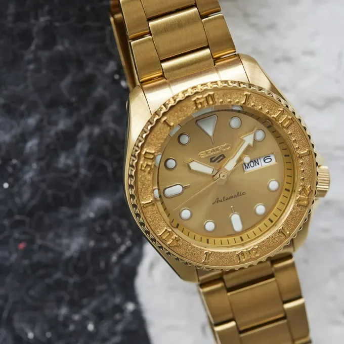 SRPE74 Serie 5 Sports SKX SRPE74 Serie 5 Sports SKX